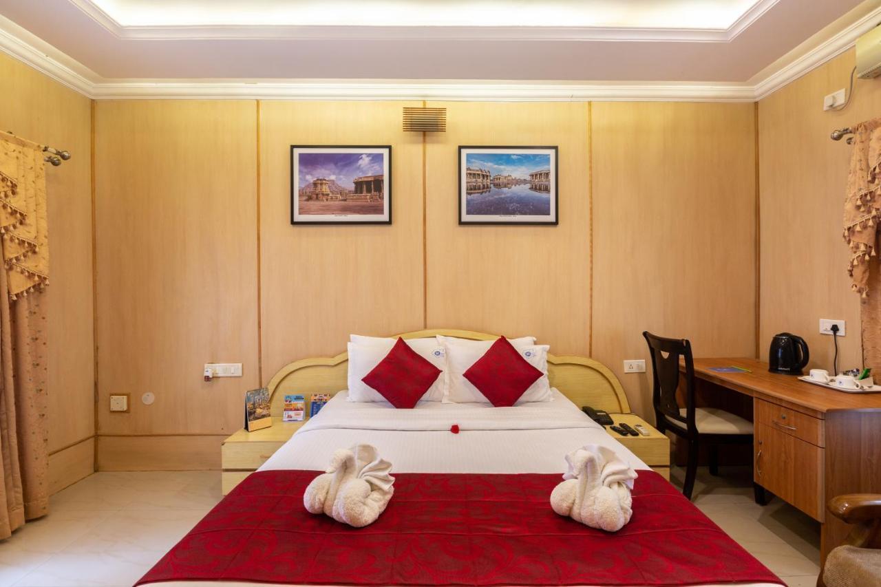 Kstdc Hotel Mayura Bhuvaneshwari Kamalapur 함피 외부 사진