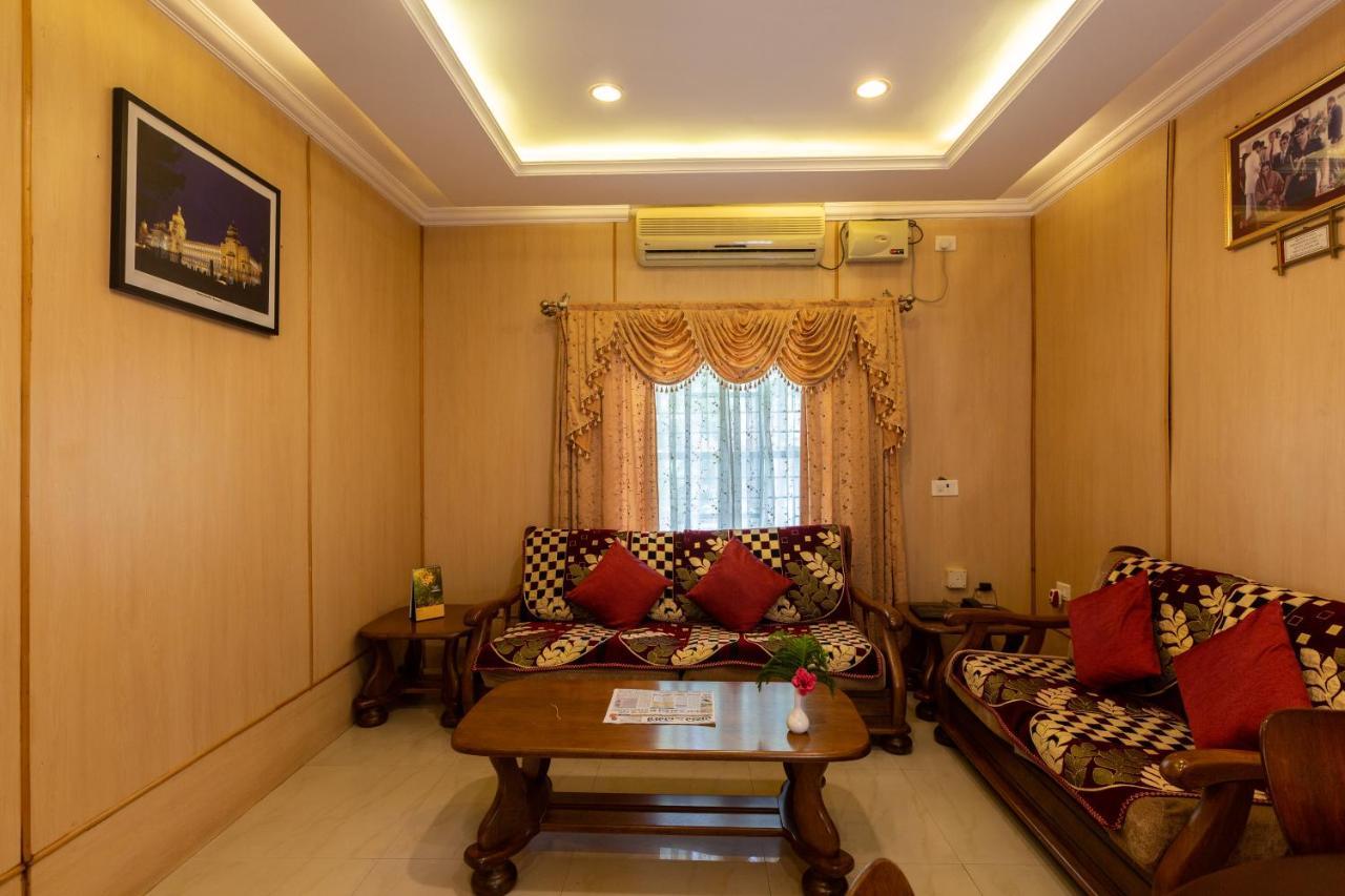 Kstdc Hotel Mayura Bhuvaneshwari Kamalapur 함피 외부 사진