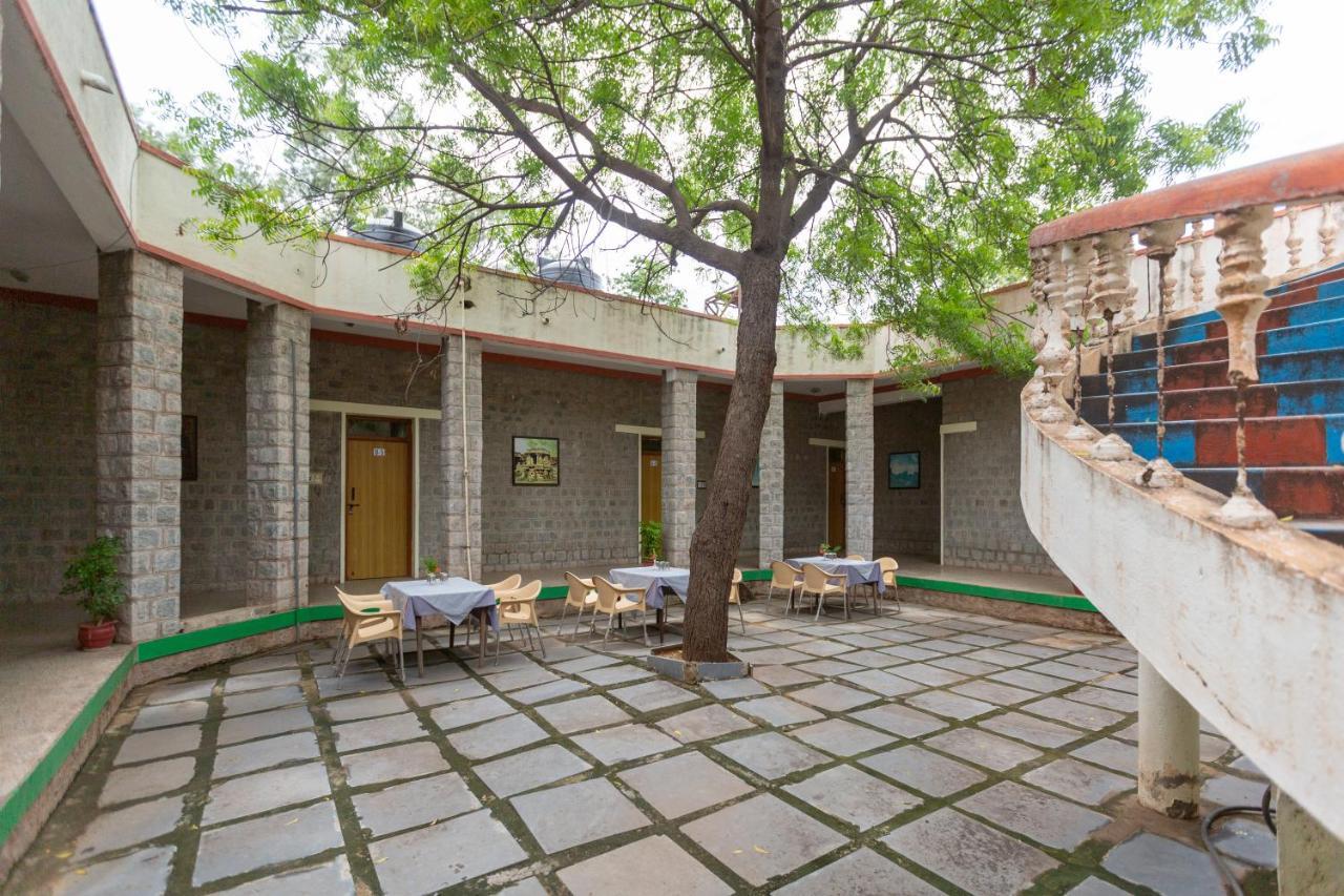 Kstdc Hotel Mayura Bhuvaneshwari Kamalapur 함피 외부 사진