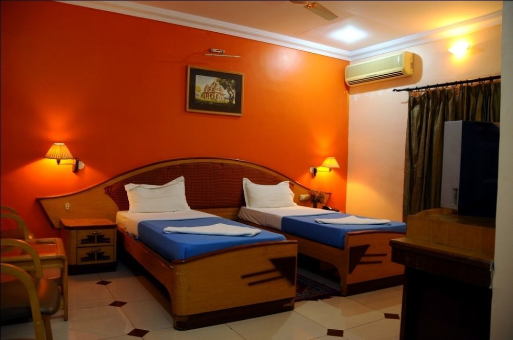 Kstdc Hotel Mayura Bhuvaneshwari Kamalapur 함피 외부 사진