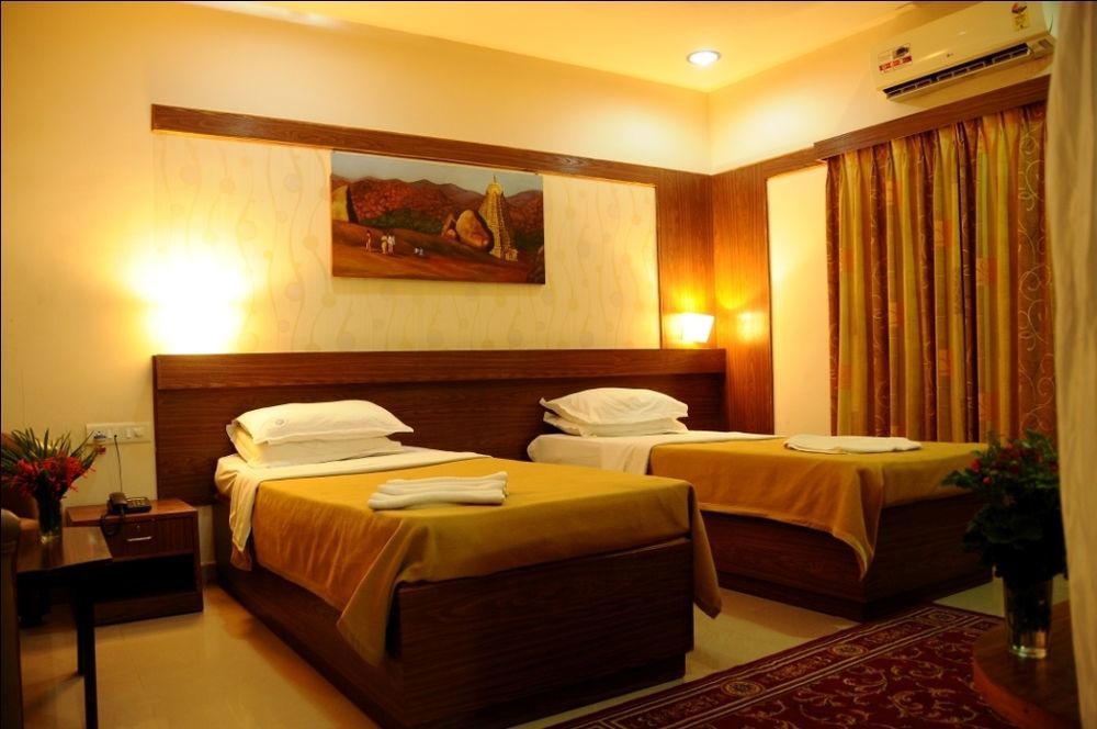 Kstdc Hotel Mayura Bhuvaneshwari Kamalapur 함피 외부 사진